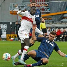 爱游戏官方入口-斯图加特主场连败，球队陷入低谷()