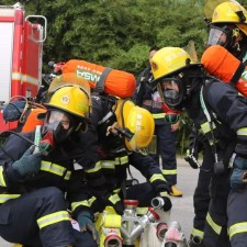 爱游戏官网-黑龙江队员奋勇作战，实现高效配合！()