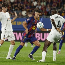 爱游戏官网-梅西造点传射，巴萨主场战胜瓦伦西亚()